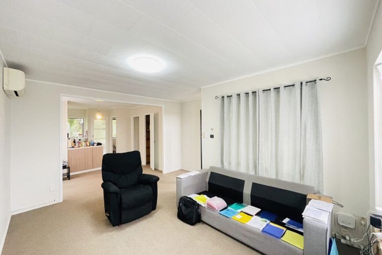 Photo of property in 49 Santiago Crescent, Unsworth Heights, Auckland, 0632