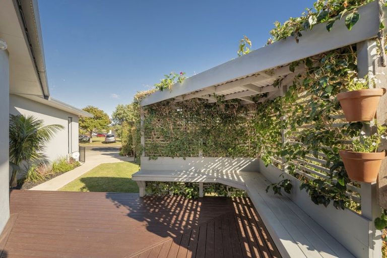 Photo of property in 18 Ringwood Place, Whitianga, 3510