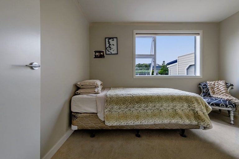 Photo of property in 11 Dart Crescent, Island Bay, Wellington, 6023