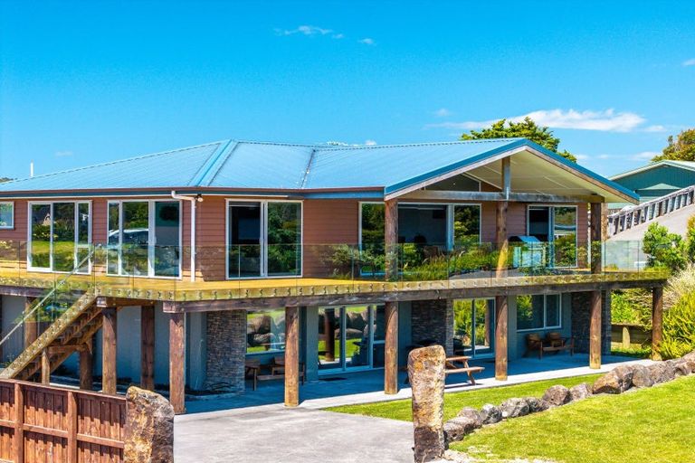 Photo of property in 14 Gould Street, Russell, 0202