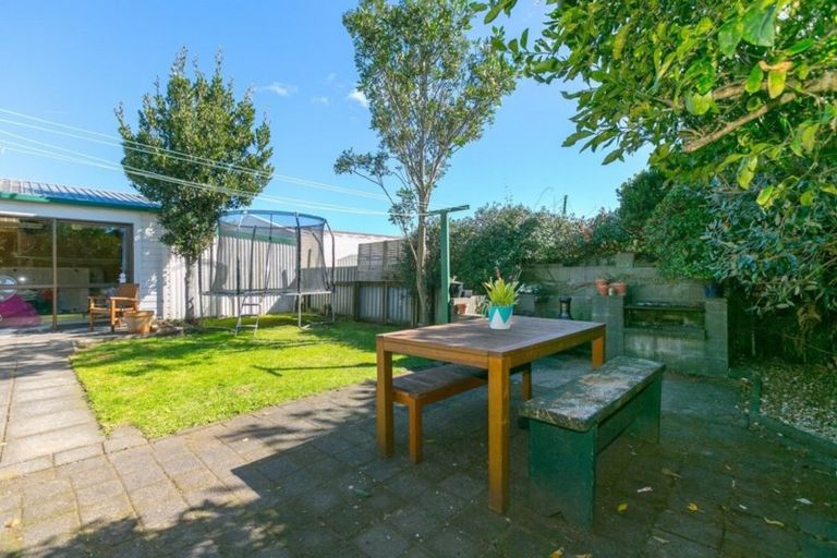 Photo of property in 29 Rahiri Street, Waitara, 4320