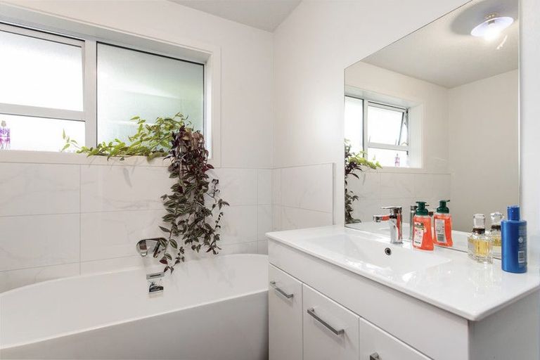 Photo of property in 2/127 Clarence Street, Riccarton, Christchurch, 8011