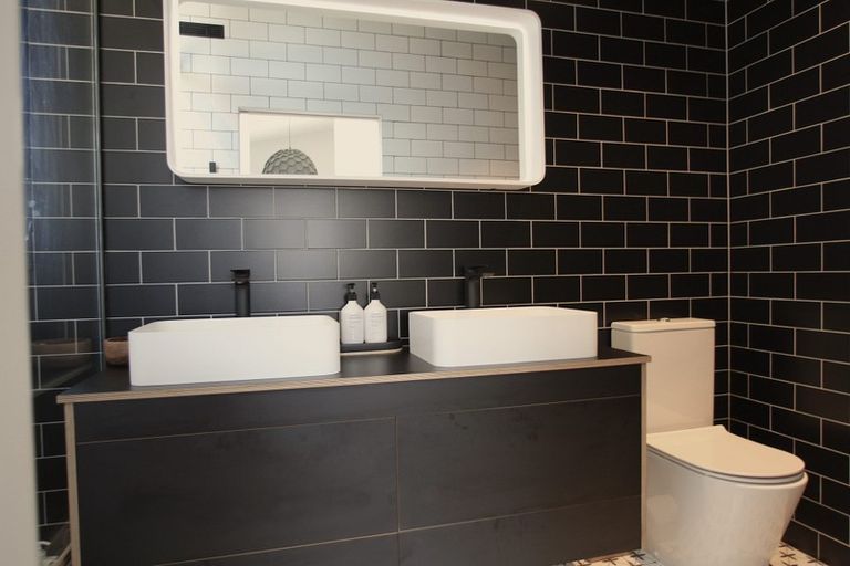 Photo of property in 6 Soudley Court, Jacks Point, Queenstown, 9371