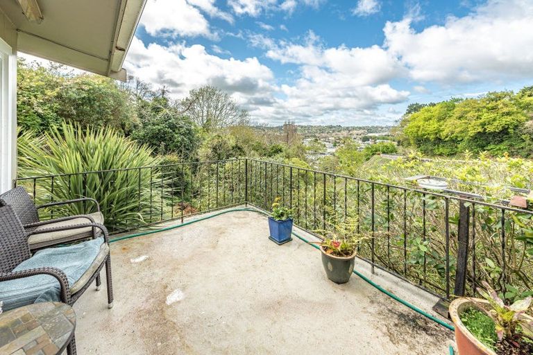 Photo of property in 2 Hillside Terrace, Saint Johns Hill, Whanganui, 4500