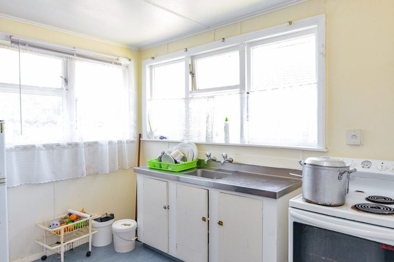 Photo of property in 406 Huia Street, Camberley, Hastings, 4120