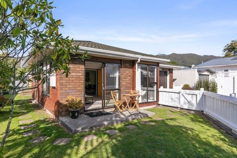 Photo of property in 29a Hardy Street, Waterloo, Lower Hutt, 5011