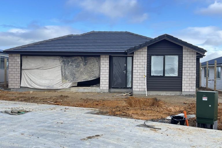 Photo of property in 39 Waruhia Crescent, Rototuna North, 3281