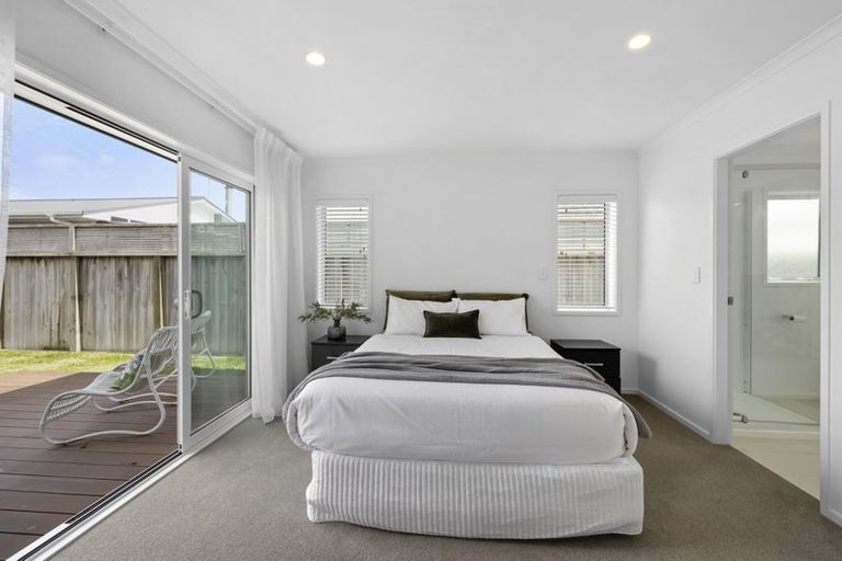 Photo of property in 6a Truby King Street, Merrilands, New Plymouth, 4312