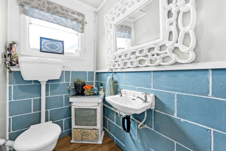 Photo of property in 6 Youngs Road, Papakura, 2110