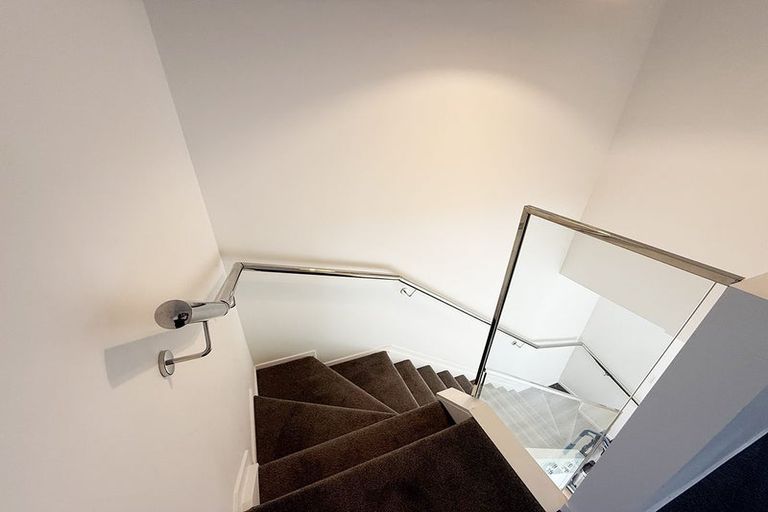 Photo of property in 52a Crestview Rise, Papakura, 2110