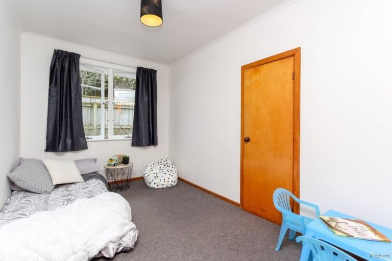 Photo of property in 105 Domett Street, Waitara, 4320