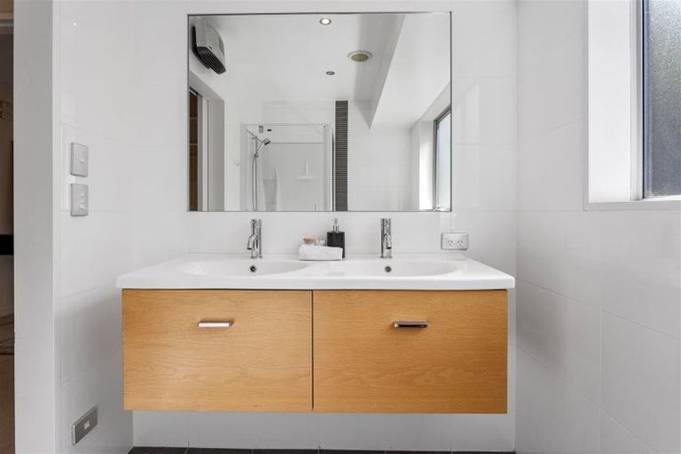 Photo of property in 70b Jeffreys Road, Fendalton, Christchurch, 8052