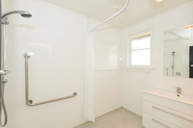 Photo of property in 79 Sutherland Crescent, Westbrook, Palmerston North, 4412