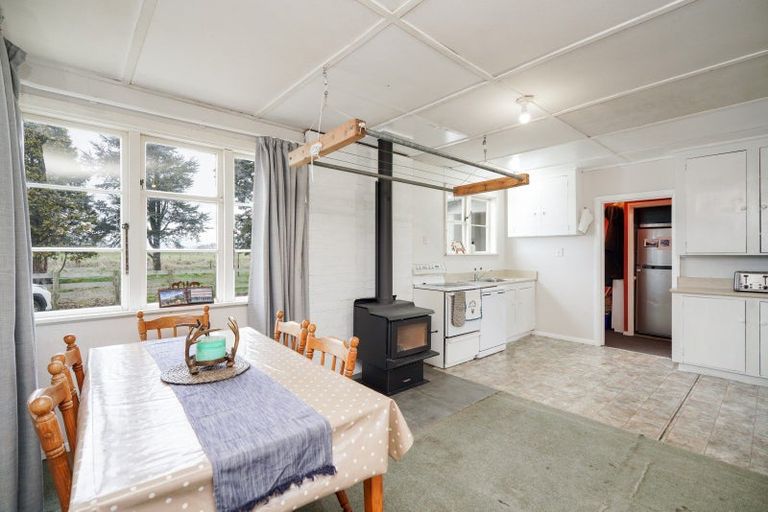 Photo of property in 565 Otautau Wreys Bush Road, Waikoura, Otautau, 9689