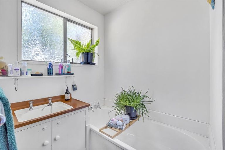 Photo of property in 9/178 Main North Road, Redwood, Christchurch, 8051