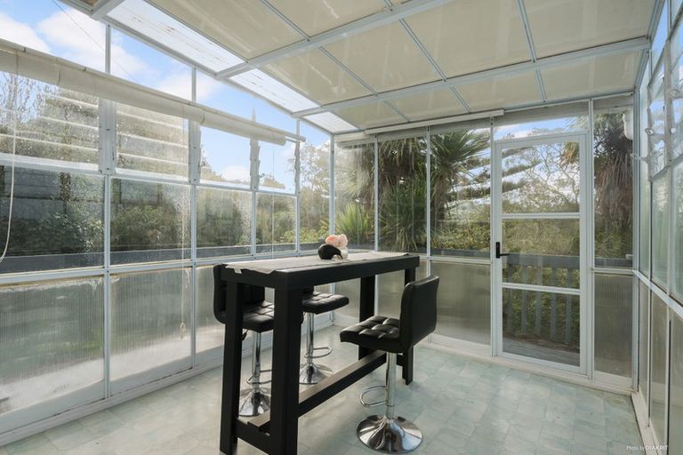 Photo of property in 16 Limmer Place, Browns Bay, Auckland, 0632