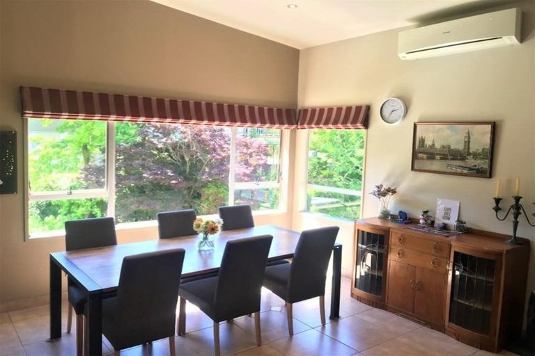 Photo of property in 70 Greenwood Road, Havelock North, 4130