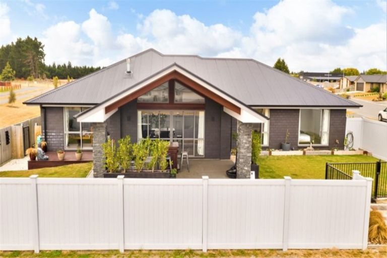 Photo of property in 12 Rosewood Drive, Amberley, 7410