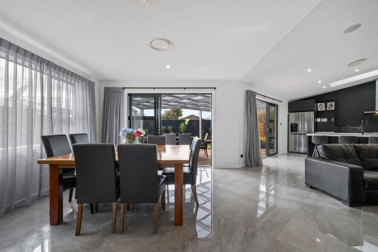 Photo of property in 4 Waimarama Court, Roslyn, Palmerston North, 4414