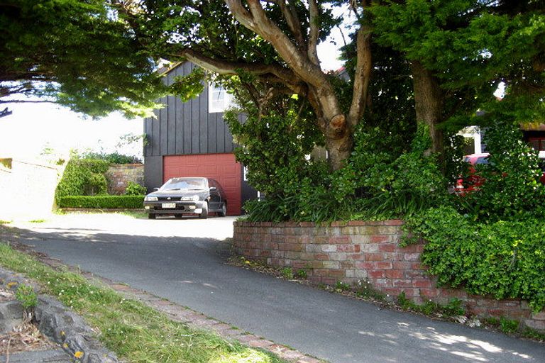 Photo of property in 2 Waru Street, Khandallah, Wellington, 6035