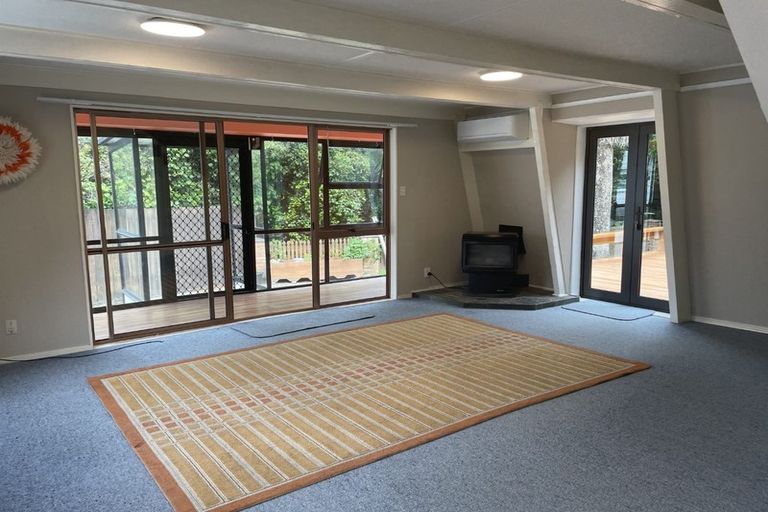Photo of property in 39 London Road, Korokoro, Lower Hutt, 5012