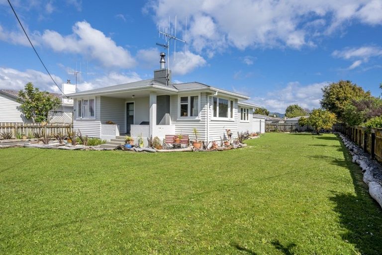 Photo of property in 49 Waerenga Road, Otaki, 5512