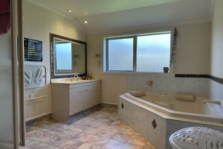 Photo of property in 66 Saint Andrews Drive, Bethlehem, Tauranga, 3110