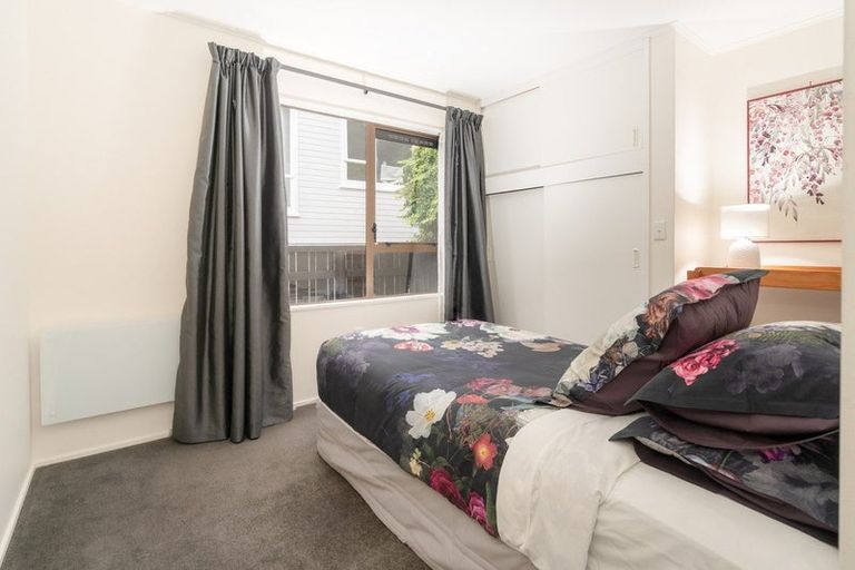 Photo of property in 98 Allington Road, Karori, Wellington, 6012