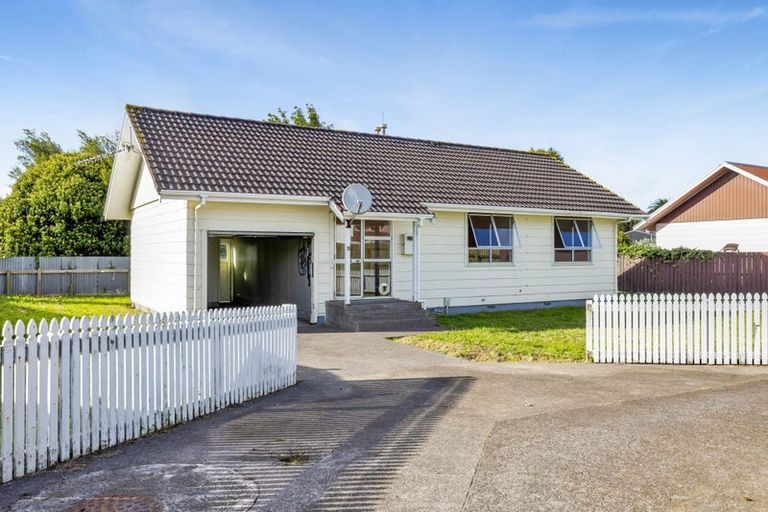 Photo of property in 21 Acourt Street, Hawera, 4610