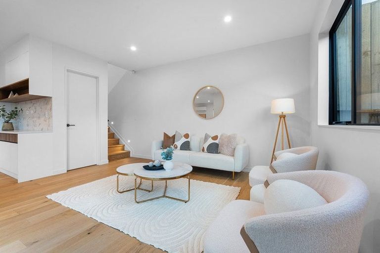 Photo of property in 41d Sunnynook Road, Forrest Hill, Auckland, 0620