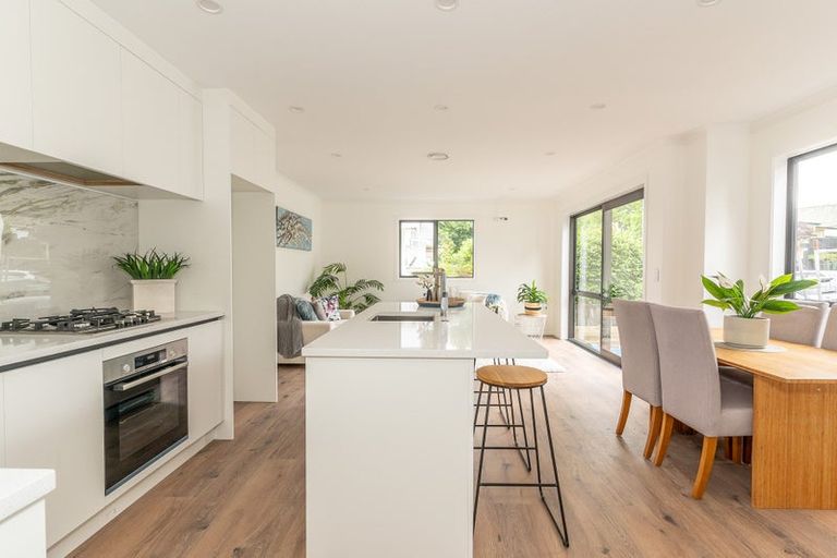 Photo of property in 1/4 Marama Street, Castor Bay, Auckland, 0620