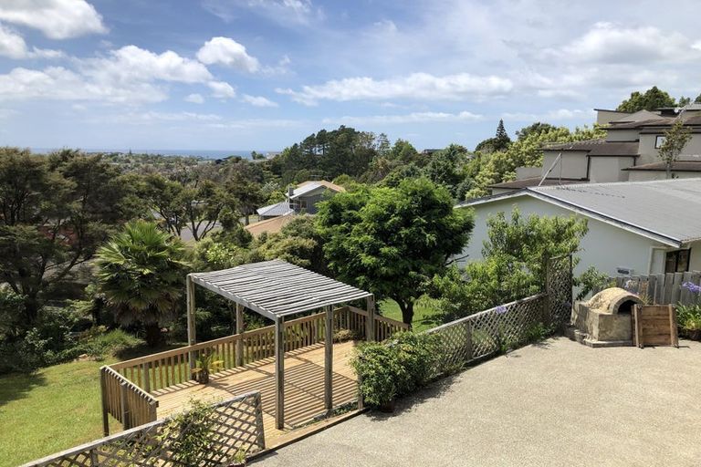 Photo of property in 947 East Coast Road, Torbay, Auckland, 0630