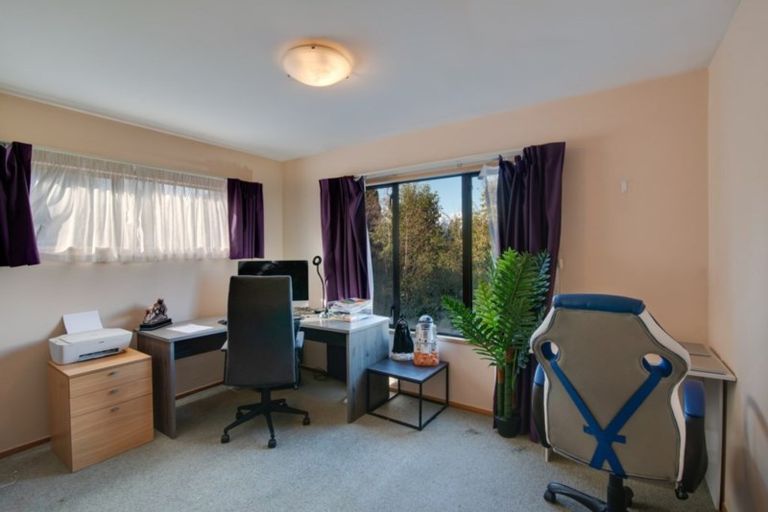 Photo of property in 36 Greenstone Place, Fernhill, Queenstown, 9300