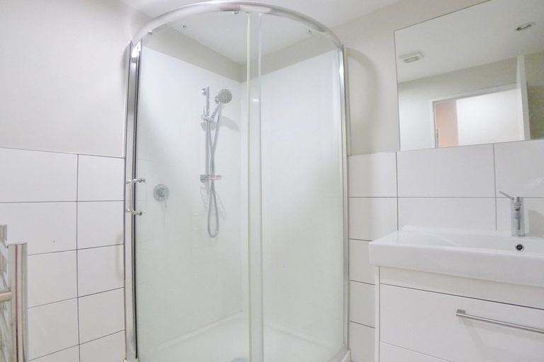 Photo of property in 9/45a Swanson Road, Henderson, Auckland, 0610