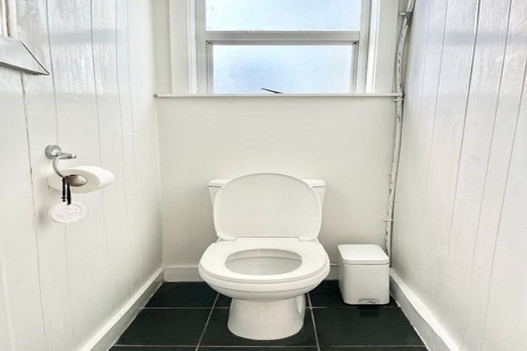 Photo of property in 2 Nikau Street, Newtown, Wellington, 6021