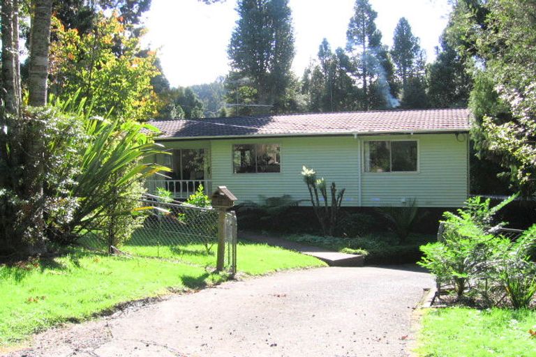 Photo of property in 10 Brownie Road, Laingholm, Auckland, 0604