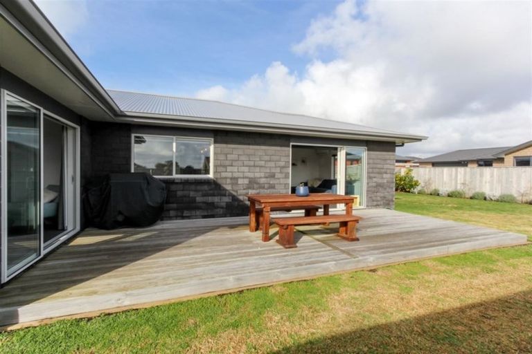 Photo of property in 4 Roy Johns Way, Bell Block, New Plymouth, 4312