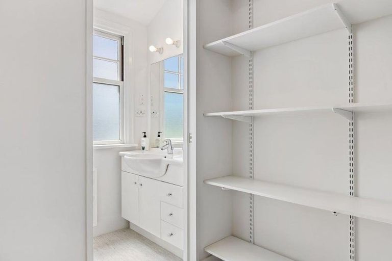 Photo of property in 332 Blenheim Road, Upper Riccarton, Christchurch, 8041