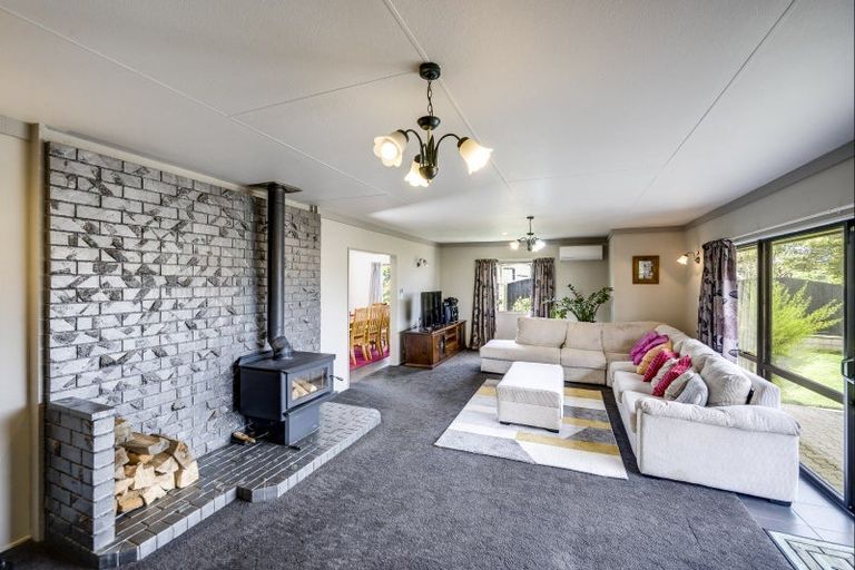 Photo of property in 14 Bassett Place, Taradale, Napier, 4112