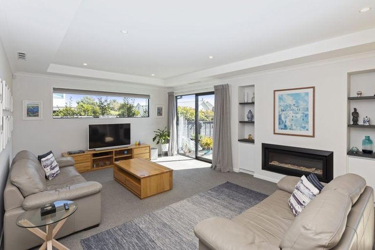 Photo of property in 86 Aston Drive, Waimairi Beach, Christchurch, 8083