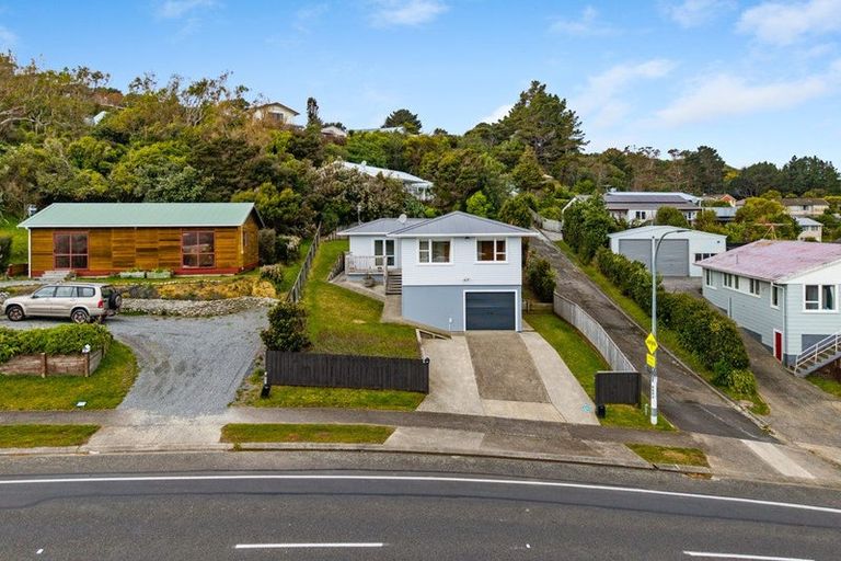 Photo of property in 24 Omapere Street, Waitangirua, Porirua, 5024