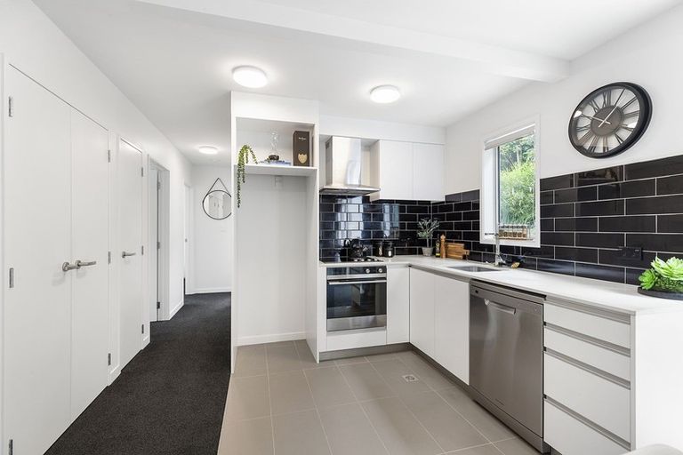 Photo of property in 8/74 Derwent Street, Island Bay, Wellington, 6023