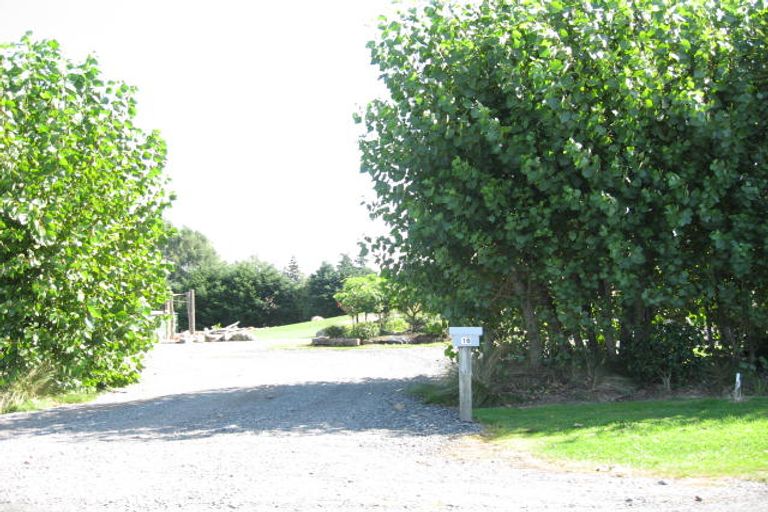 Photo of property in 16 Tarbottons Road, Tinwald, Ashburton, 7700