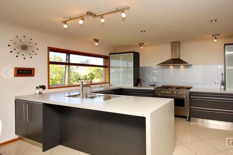 Photo of property in 174 Heta Road, Highlands Park, New Plymouth, 4312