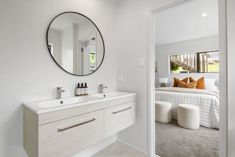 Photo of property in 1/27 Knightsbridge Drive, Forrest Hill, Auckland, 0620