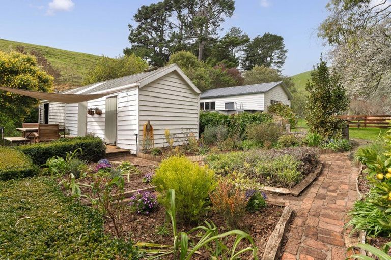 Photo of property in 402 Kaka Amu Road, Rangitumau, Masterton, 5871