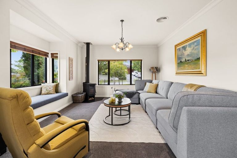 Photo of property in 2 Redwood Close, Havelock North, 4130