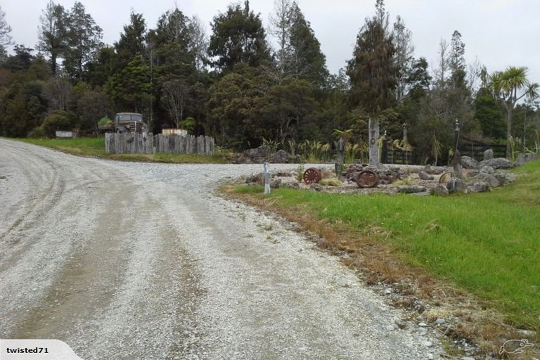 Photo of property in 170 Clifton Road, Kaiata, Greymouth, 7805