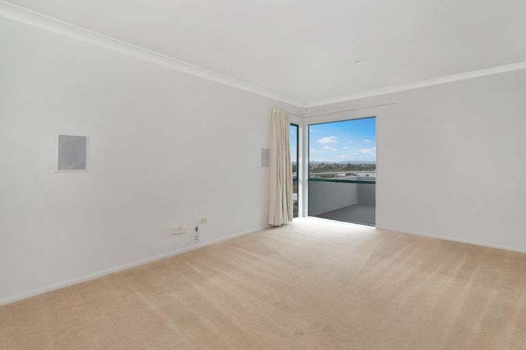 Photo of property in 22 Downing Place, Welcome Bay, Tauranga, 3112