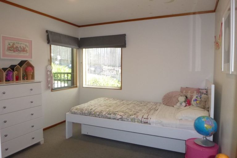 Photo of property in 2/24 Nigel Road, Browns Bay, Auckland, 0630